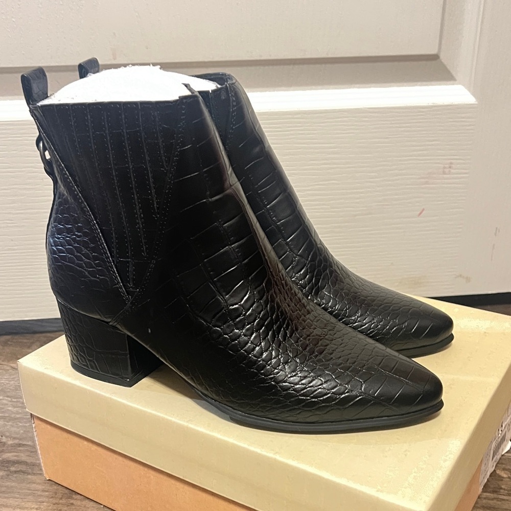 NEW Women's Black Croc-Embossed Ankle Boots - Sleek Pointed Toe
